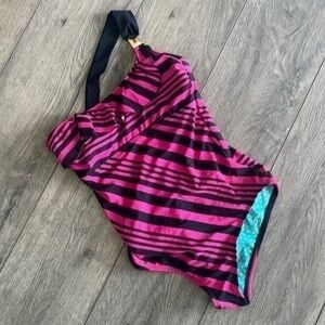 Guess swimsuit juniors size M hot pink black one piece swim